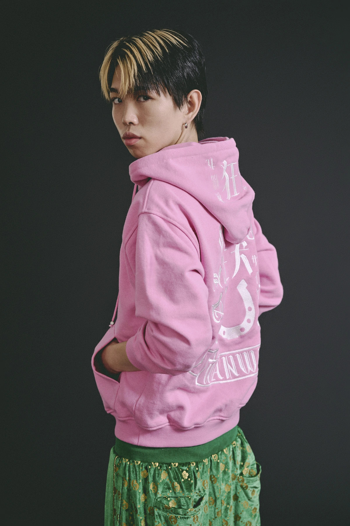 GALFY 164009／ピンク（50）／斜め後ろからの着用写真