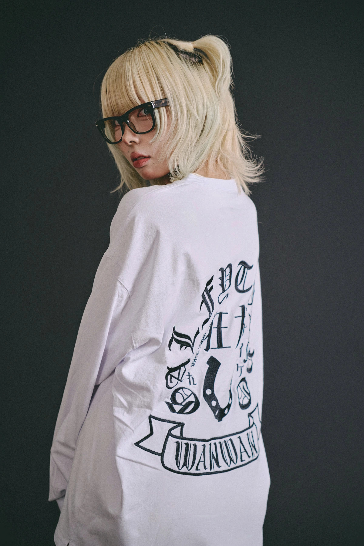 GALFY 164013／ホワイト（10）／背面デザインのアップ